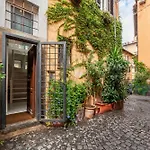 Piazza De\' Renzi Duplex Apartment